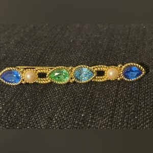 EUC. Vintage Monet Gold Women’s Pearl, Blue, & Green Crystal Bar Pin.